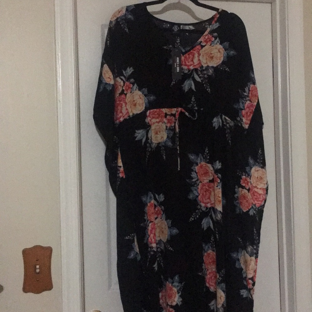Agnes and Dora kaftan size small